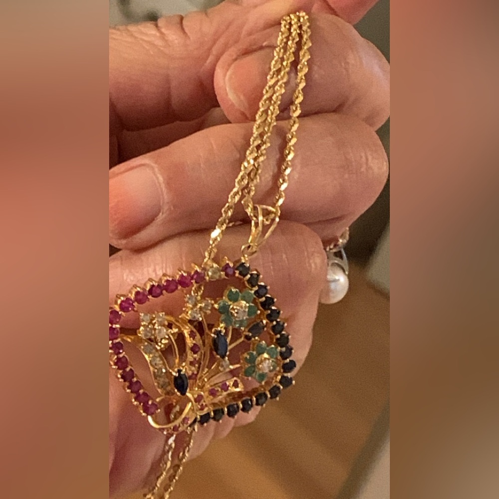 Elegant Gold and Multicolor Pendant Necklace